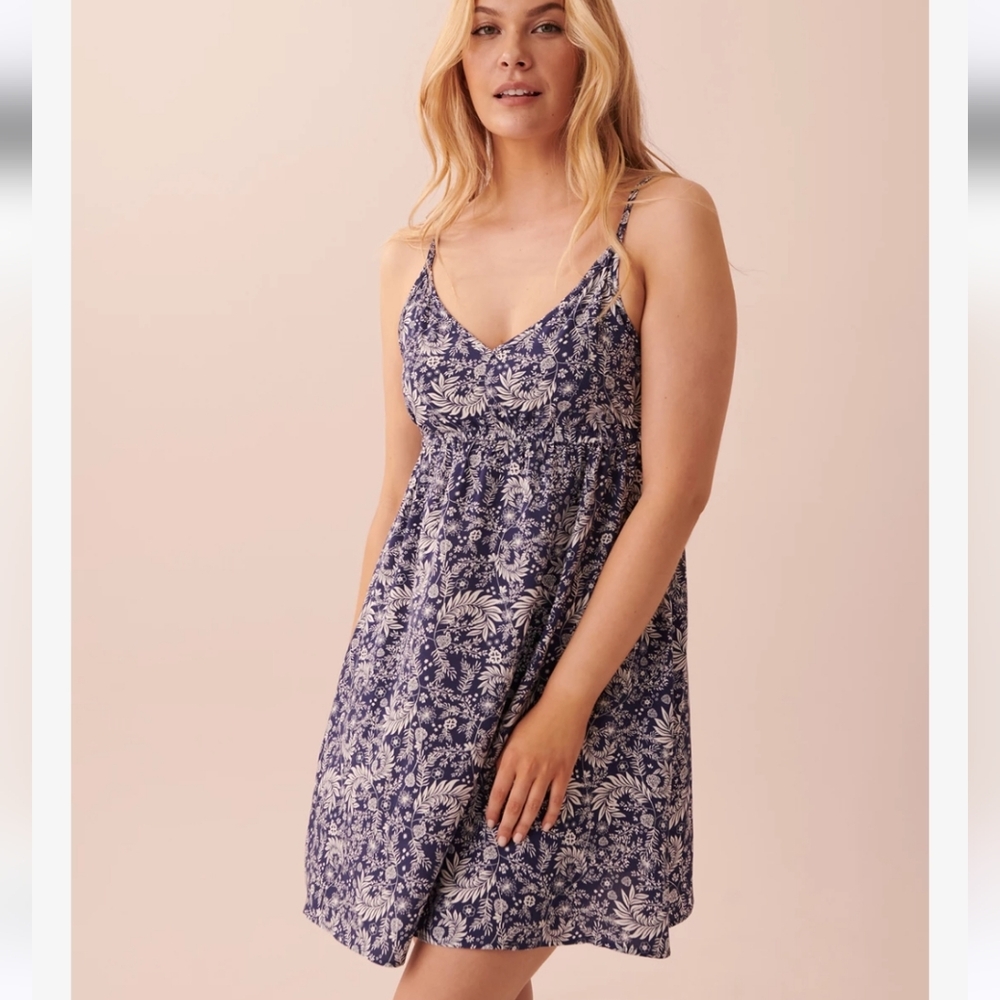 Thin straps dress/nightie! 💙